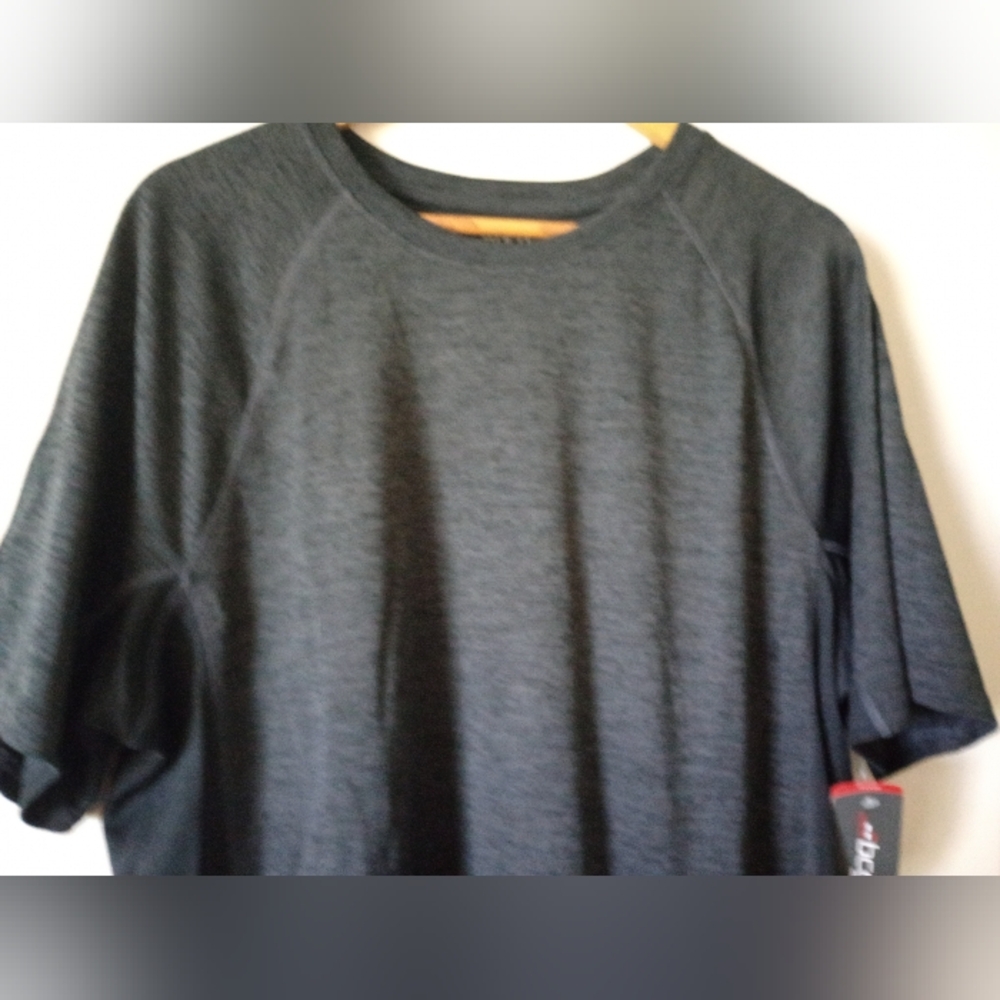 🙂BCG Short Sleeve Men's Tee With Moisture Wicking Size XL NWT - Picture 3 of 8